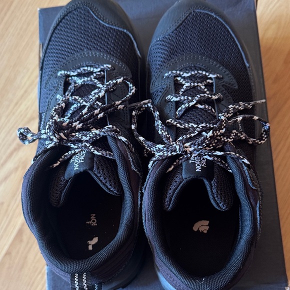 The North Face boys 6 EUR 38 Black and Gray Athletic Shoes hiking - Picture 6 of 9